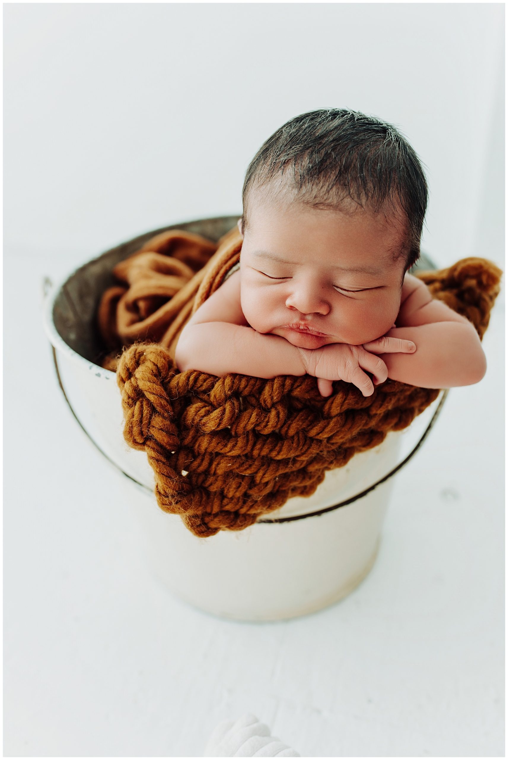 Newborn photography by Love Lola Photography in Yakima Washington