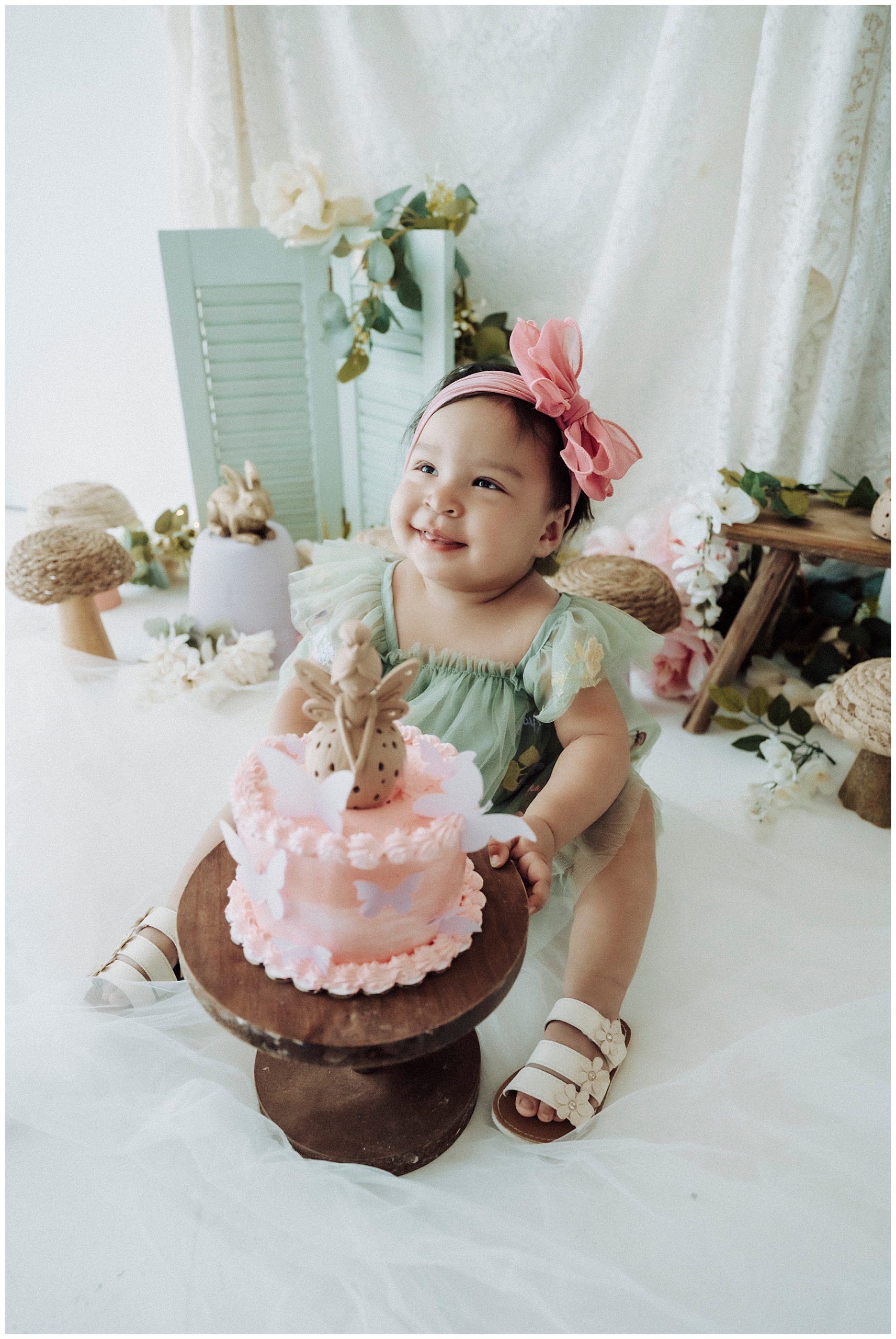 Love Lola cake smash photography